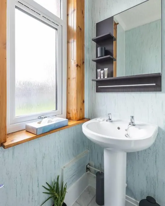 Apartment Beautiful 2 Bedroom Flat In Edinburgh