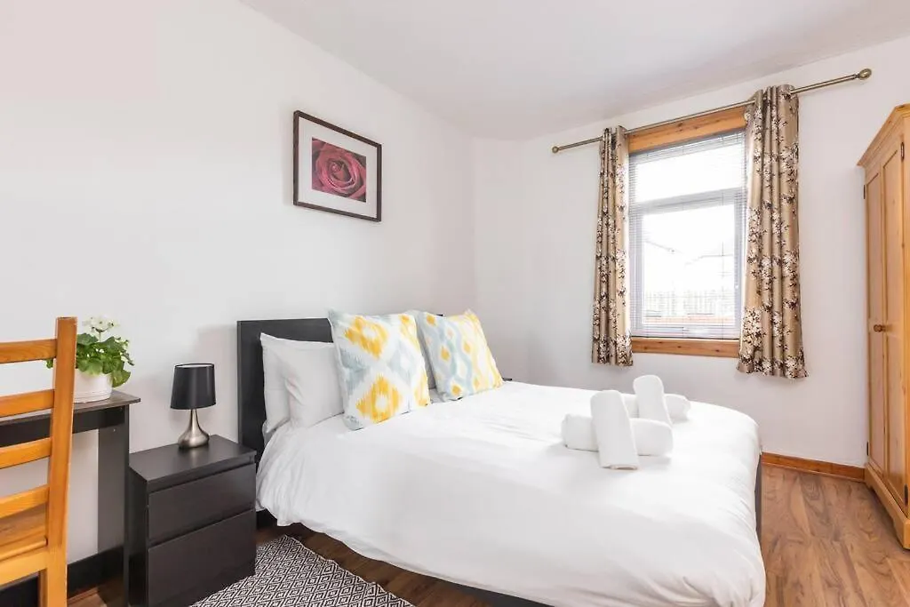Beautiful 2 Bedroom Flat In Edinburgh 0*,